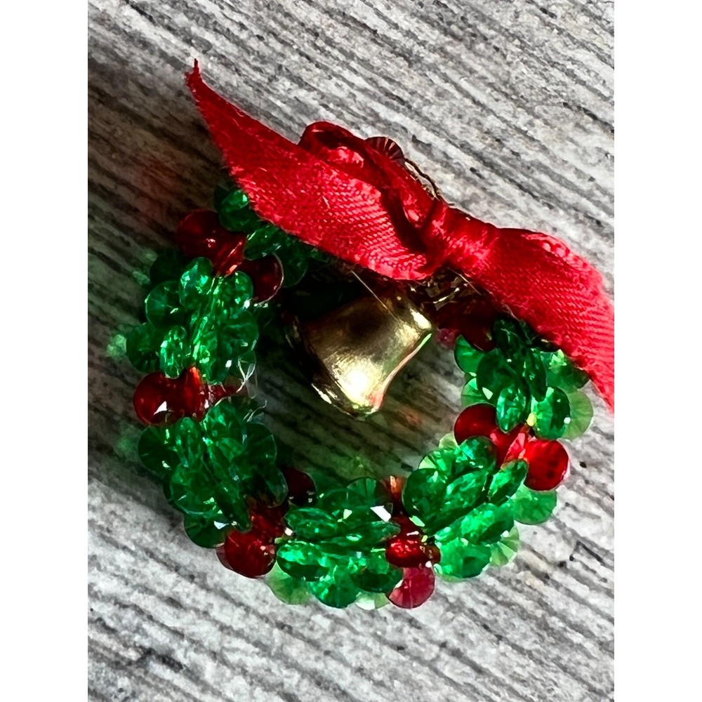 Beaded Pin Ugly Christmas Wreath With Bow and bell Handmade Hand Crafted‎ 1.5"